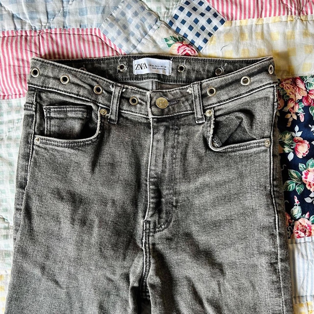 ZARA Washed Gray High-Rise Jeans with Grommet Detail